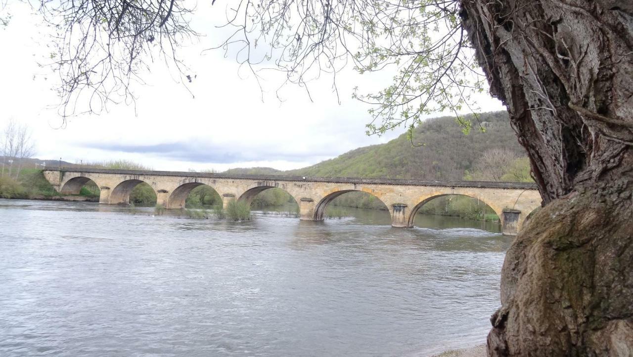 La CHAMBRE du SABOTIER - Baignade, canoë, piste cyclable à proximité Castelnaud-la-Chapelle Esterno foto