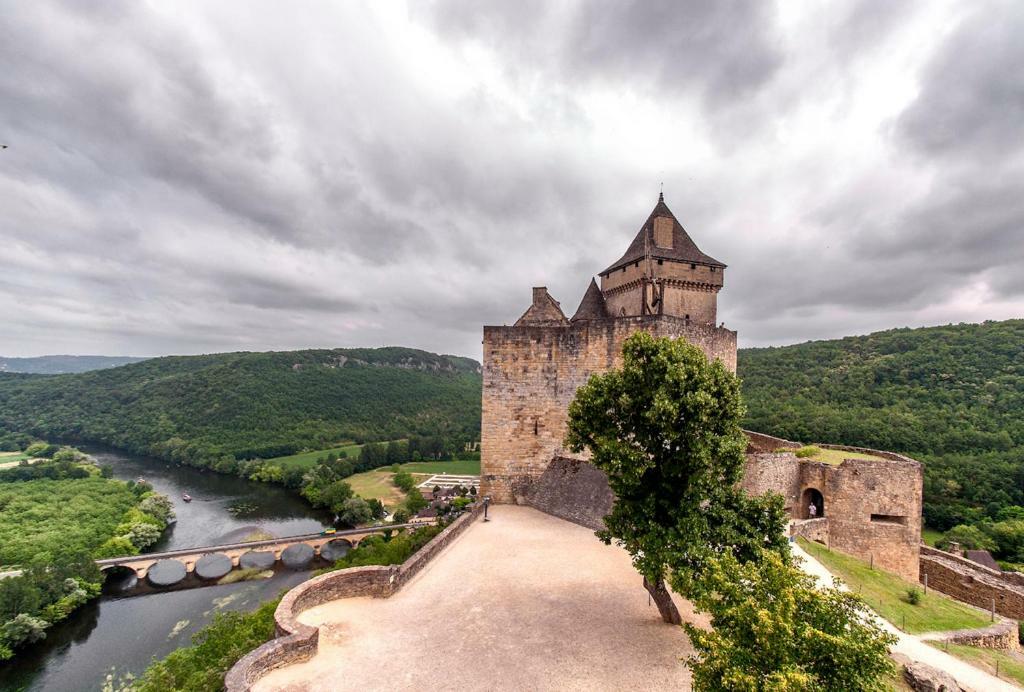 La CHAMBRE du SABOTIER - Baignade, canoë, piste cyclable à proximité Castelnaud-la-Chapelle Esterno foto